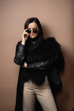 Load image into Gallery viewer, Amanda Billing as Keren Emanuel on TVNZ's smash hit family comedy, Kid Sister.
